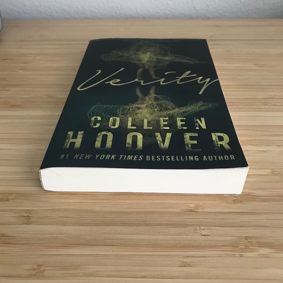 Verity by Colleen Hoover - Picture 4 of 10